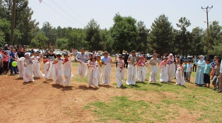 İhh Yetimlerin Y&uuml;z&uuml;n&uuml; Piknikte G&uuml;ld&uuml;rd&uuml;