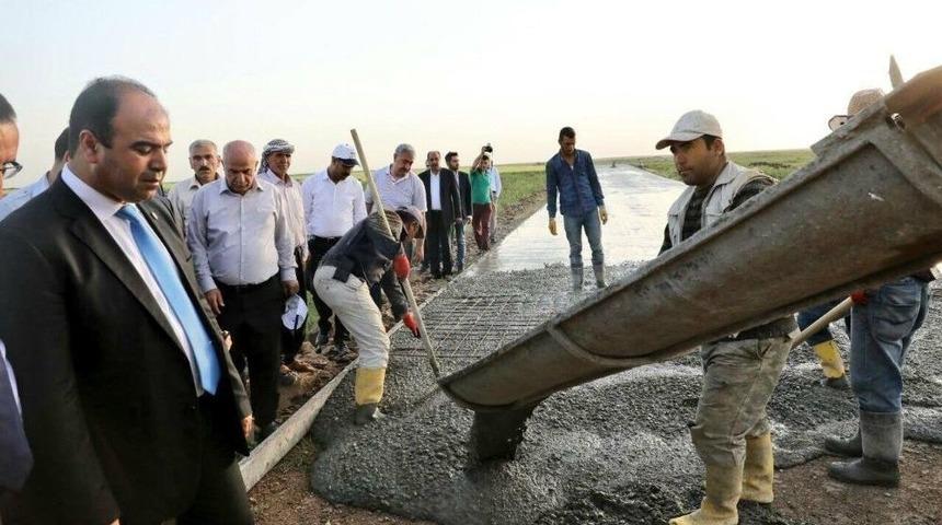 İl&ccedil;elerde Beton Yol Uygulaması Hayata Ge&ccedil;iriliyor