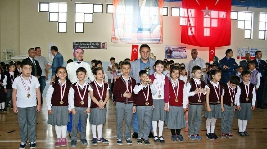 Miniklerin Kupa Ve Madalya Heyecanı