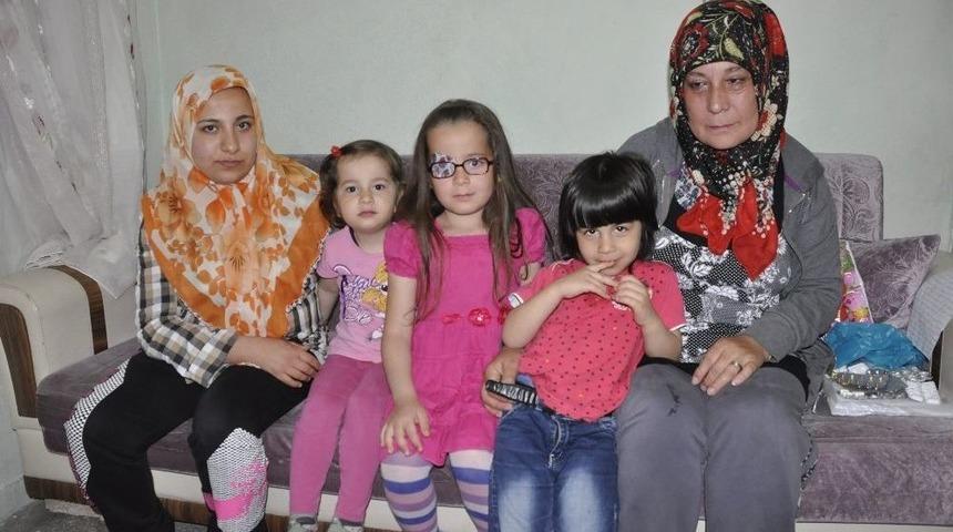 G&ouml;rme Kaybı Yaşayan Torunları İ&ccedil;in G&ouml;zyaşı D&ouml;k&uuml;yor