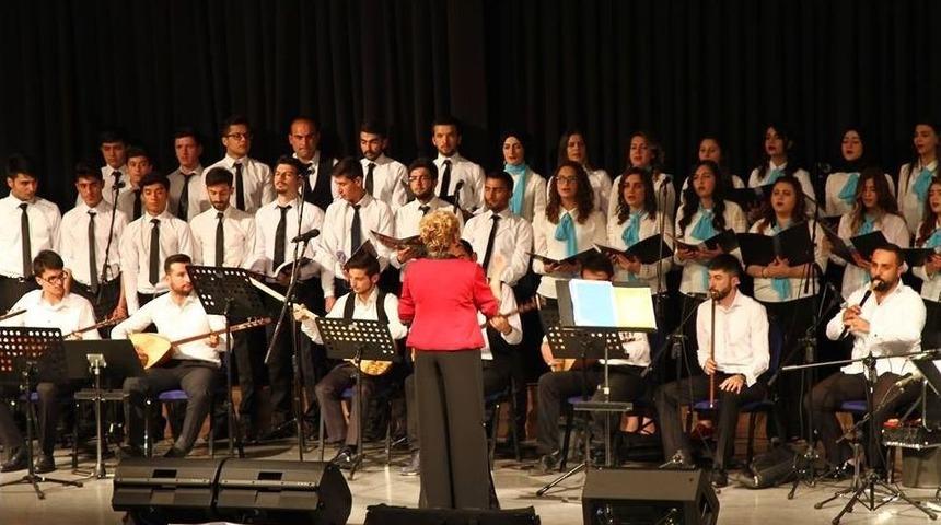 Gen&ccedil;lik Korosu&rsquo;ndan T&uuml;rk&uuml; Gecesi