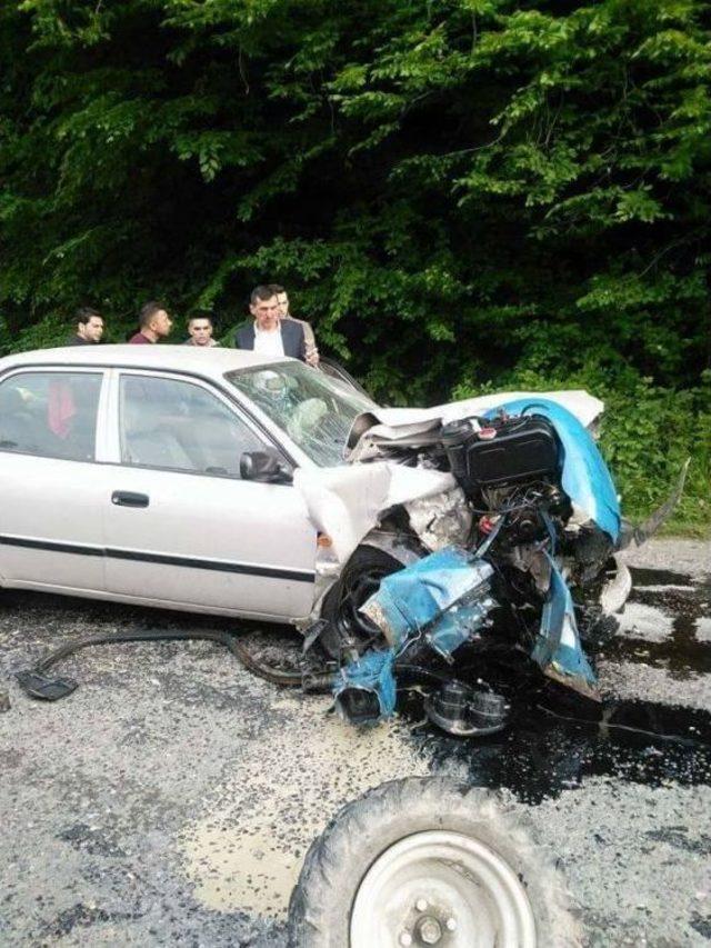 Patpat İle Otomobil Kafa Kafaya &Ccedil;arpıştı 1