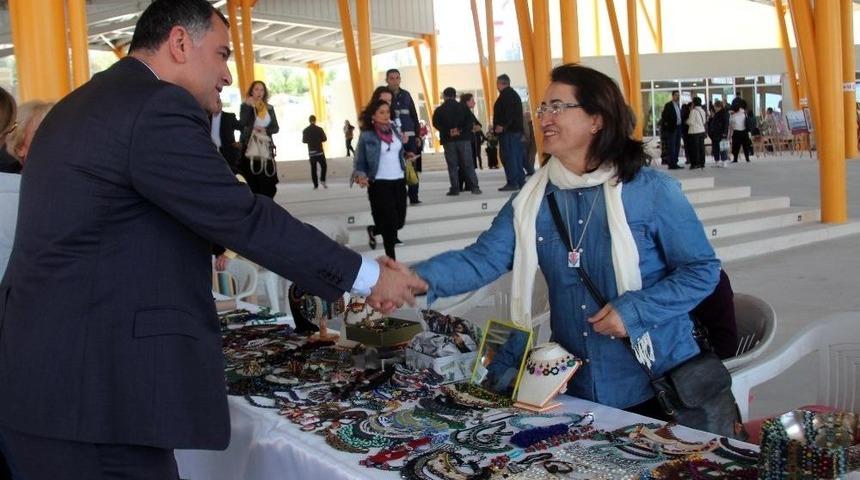 &Ccedil;ankaya Evlerindeki Kursiyerlerin El Emekleri G&ouml;r&uuml;c&uuml;ye &Ccedil;ıktı