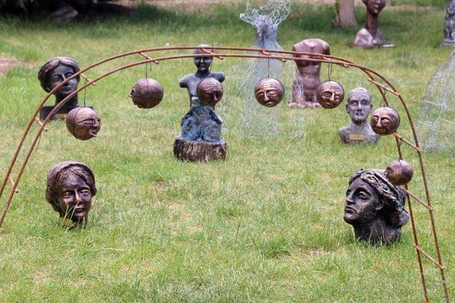 &Ccedil;ankaya Evlerindeki Kursiyerlerin El Emekleri G&ouml;r&uuml;c&uuml;ye &Ccedil;ıktı 2