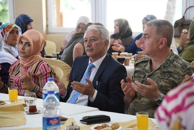 Şehit Anneleri Anneler Günü’nde Unutulmadı