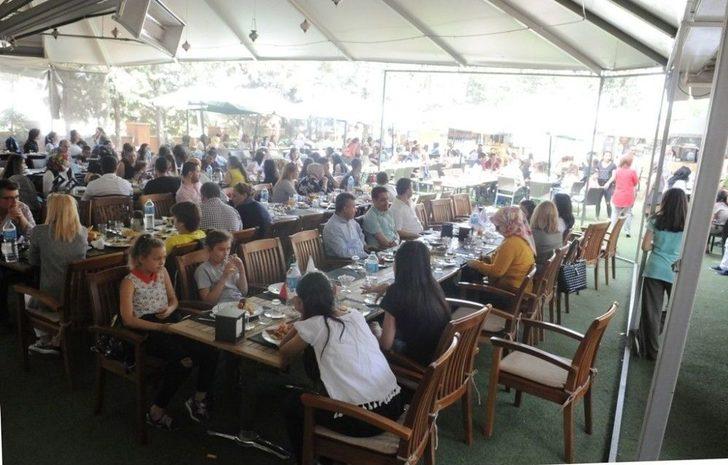 Hemşireler Kahvaltıda Bir Araya Geldi G2