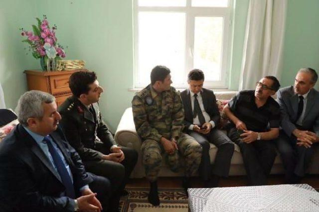 Ma&ccedil;ka da Şehit Olan Uzman &Ccedil;avuşun Ailesine Acı Haber Verildi 1