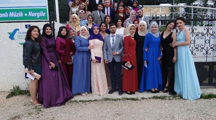 Gölpazarı Meslek Yüksek Okulu Mezunları Düzenlenen Balo Gecesinde Doyasıya Eğlendi