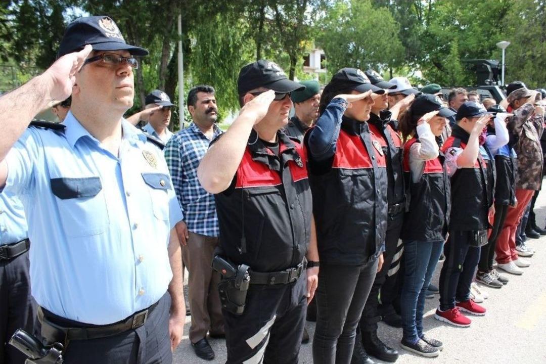 Engelli Bireyler 1 G&uuml;nl&uuml;ğ&uuml;ne Polis Oldu
