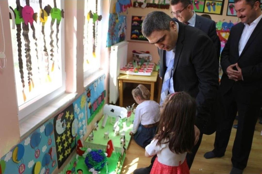 Anaokulu &Ouml;ğrencilerinden Sergi