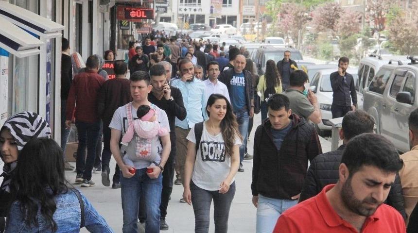 Hakkari&rsquo;de Gen&ccedil; N&uuml;fus Rekoru