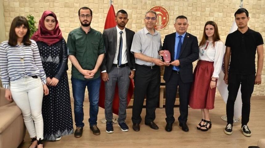 &Ccedil;anakkale Uluslararası &Ouml;ğrenci Derneğinden Rekt&ouml;r Acer&rsquo;e Ziyaret