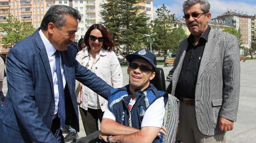 Seydişehir&rsquo;de Doğuştan Engelli &Ccedil;ocuk Ge&ccedil;ici Fahri Zabıta Oldu