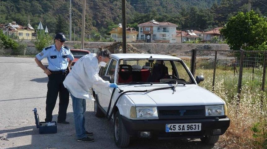 Ortaca&rsquo;da Otomobilin &Ouml;n Camının &Ccedil;alındığı İddiası