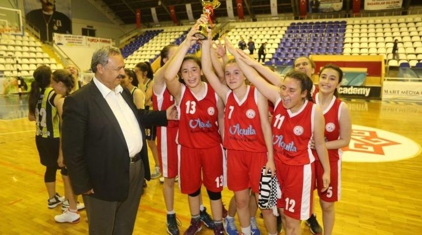 Burhaniye Belediyesi Şampiyon Oldu