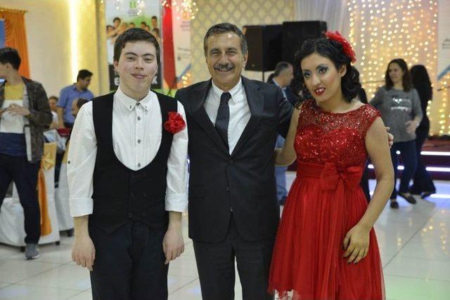 Ataç Ve Zihinsel Yetersizliği Bulunan Berna’dan Salsa 1