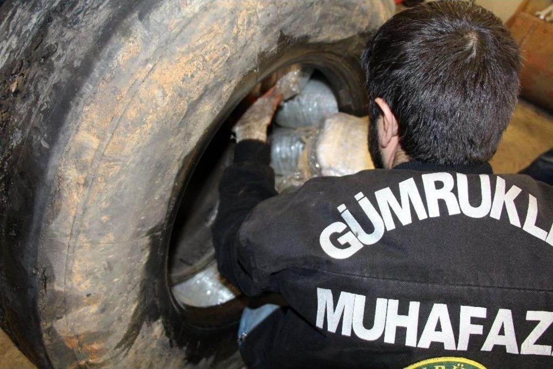 Tır Lastiğinden 114 Kilo Esrar &Ccedil;ıktı