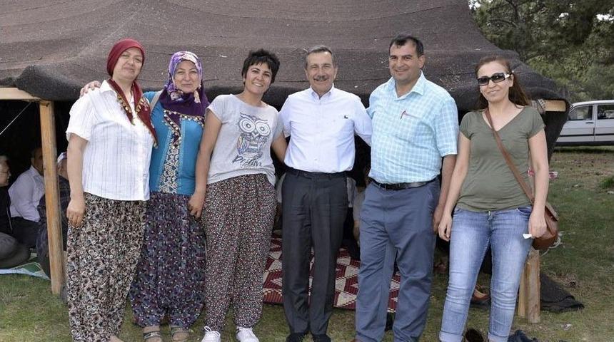 Başkan Ata&ccedil; Bahar Şenliklerine Katıldı