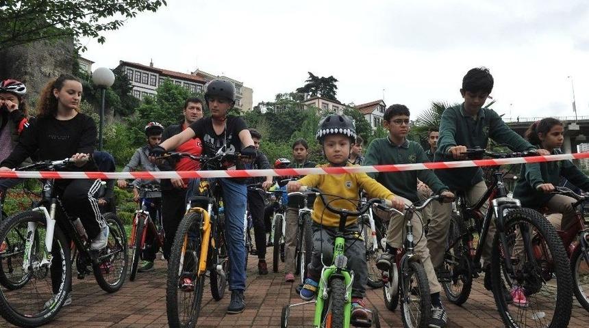 En Yavaş Ve Sonuncu Olan Bisikleti Kazandı