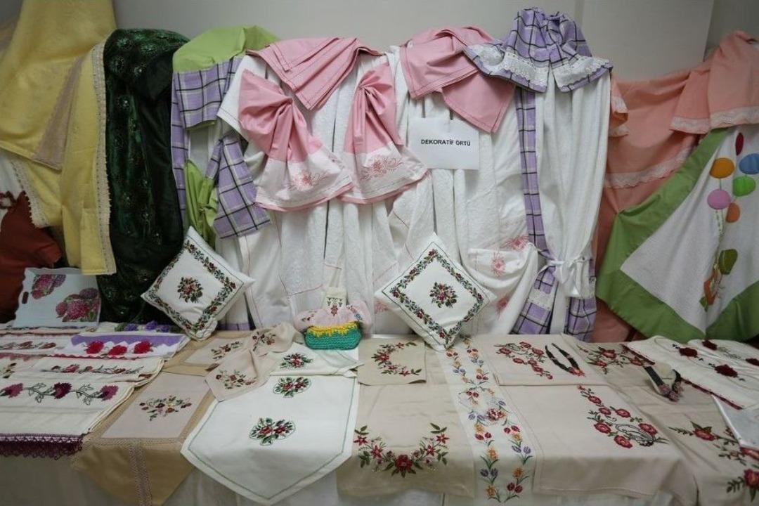 Halk Merkezlerinin Yıl Sonu Sergisi