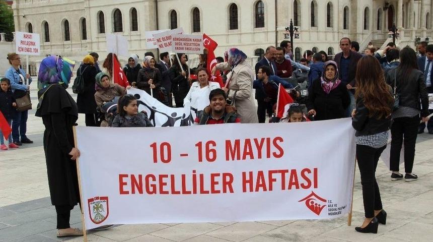 Sivas&rsquo;ta Engellilerden Farkındalık Y&uuml;r&uuml;y&uuml;ş&uuml;