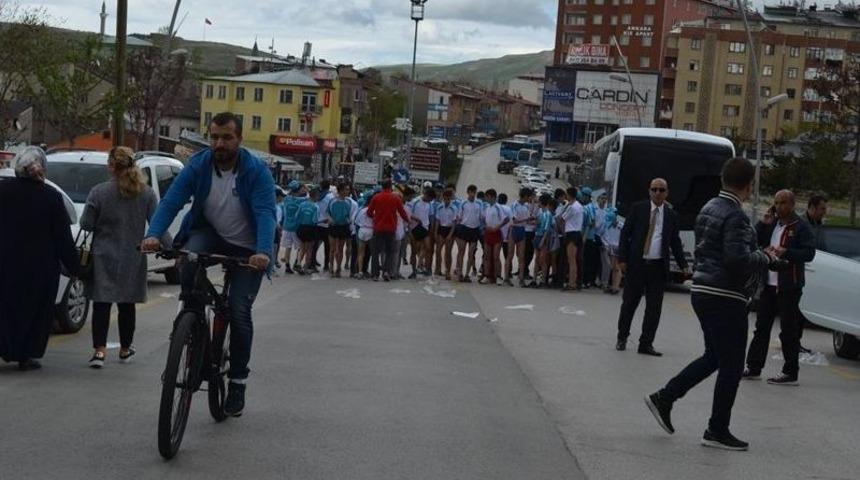 Atletler Gen&ccedil;lik İ&ccedil;in Depar Attı