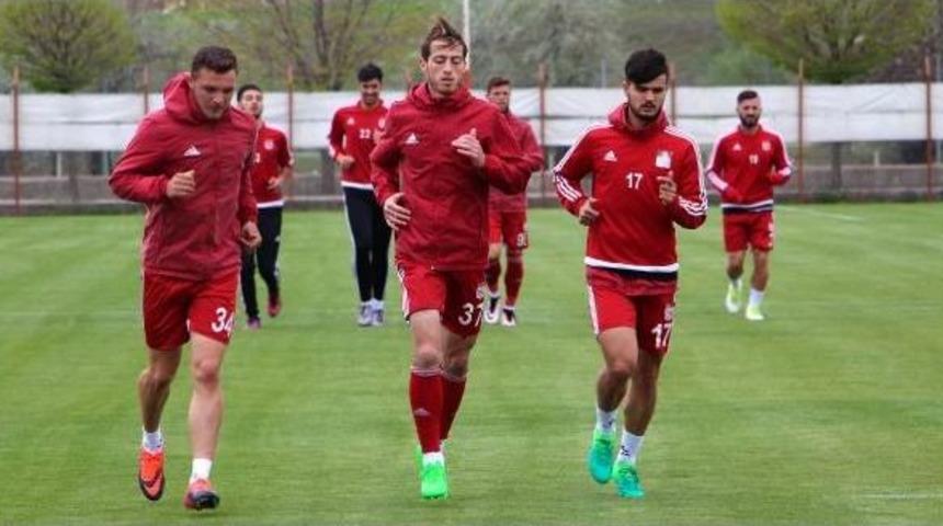 Sivasspor'a Vali G&uuml;l'den Tebrik