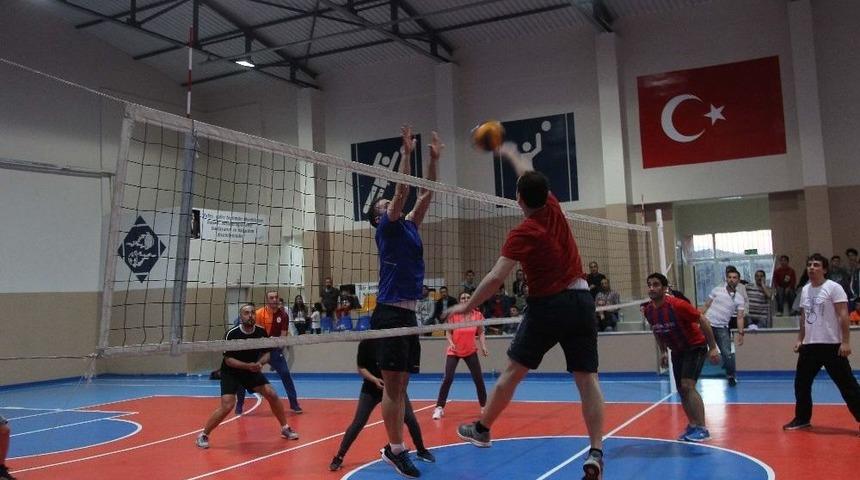 Şampiyon Pakize Narin Anadolu Lisesi