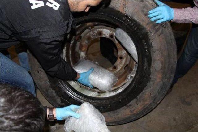 Tır Lastiğinden 114 Kilo Esrar &Ccedil;ıktı 1