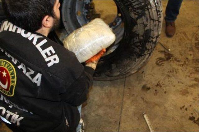 Tır Lastiğinden 114 Kilo Esrar &Ccedil;ıktı 2