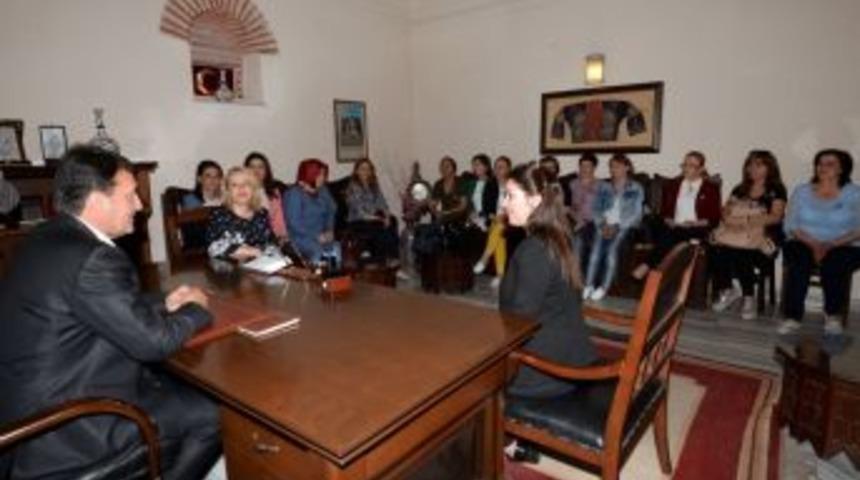 D&uuml;ndar&rsquo;a &lsquo;dost&rsquo; Ziyareti