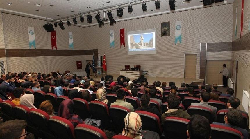 Be&uuml;&rsquo;de &lsquo;m&uuml;sl&uuml;manların Tarihi&rsquo; Konferansı