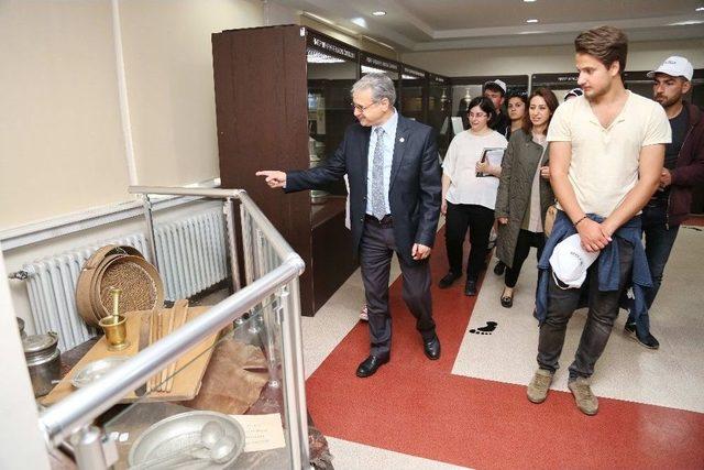 Prof. Dr. Bedir, &Ouml;ğrencileri Ga&uuml;n K&uuml;lt&uuml;r Tarihi M&uuml;zesi&rsquo;ni Gezmeye Davet Etti 2