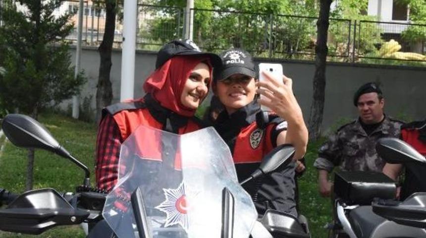 Edirne'de &Ouml;zel &Ccedil;ocuklar Bir G&uuml;nl&uuml;ğ&uuml;ne Polis Oldu