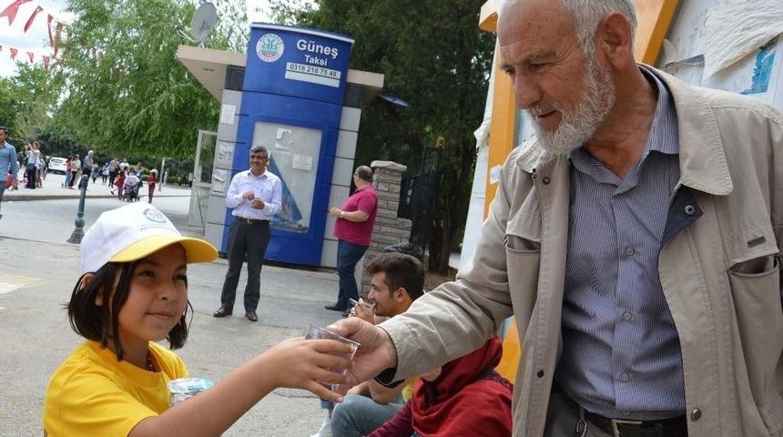 &Ccedil;ocuklar B&uuml;y&uuml;klere Suyun &Ouml;nemini Anlattılar