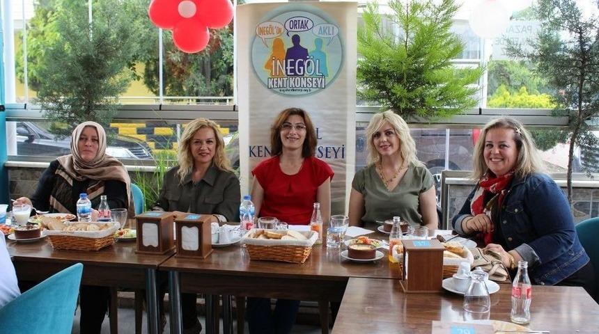 Kimsesizlerin Kimsesi Oldular