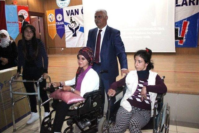 Van’da 28 Engelliye Tekerlekli Sandalye Dağıtıldı