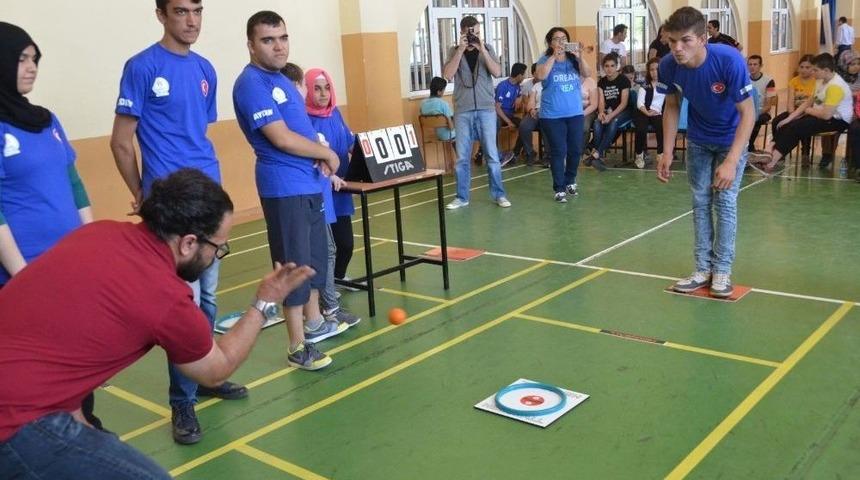 &Ouml;zel Sporcular Hemsball Turnuvasında Buluştu