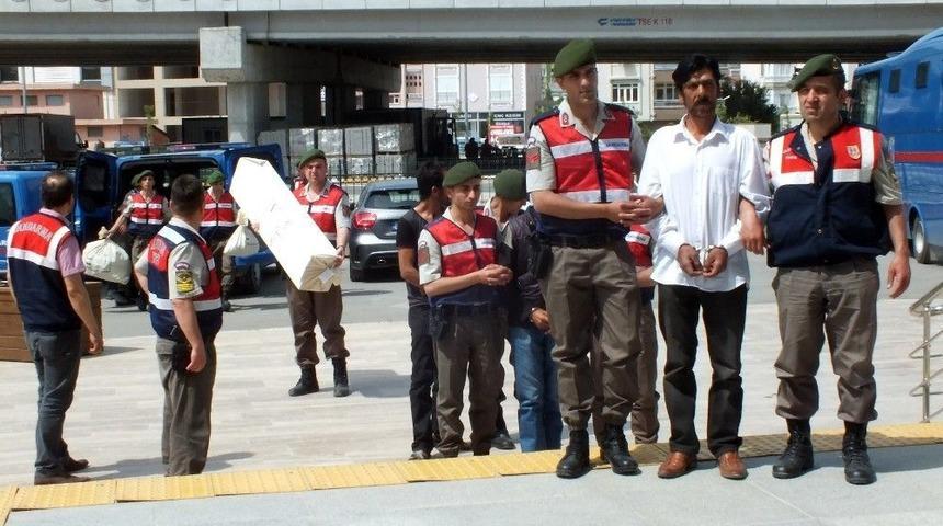 Evin &Ccedil;evresine Şişelerle Alarm Sistemi Kuran Uyuşturucu Tacirleri Ka&ccedil;amadı