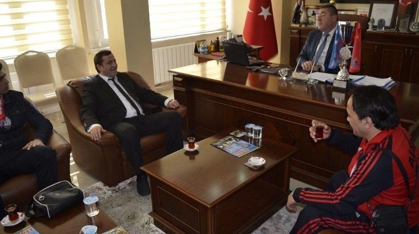 Voleybol Takımından Tekin&rsquo;e Ziyaret