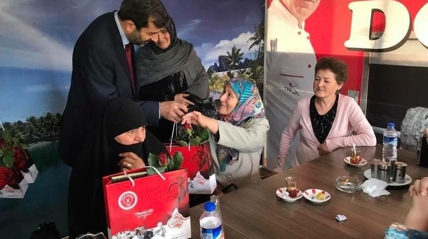 Başkan Işık&rsquo;tan Şehit Ve Gazi Annelerine Ziyaret