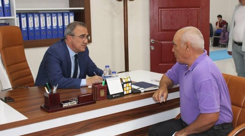 Başkan Kara&ccedil;oban Vatandaşları Dinledi