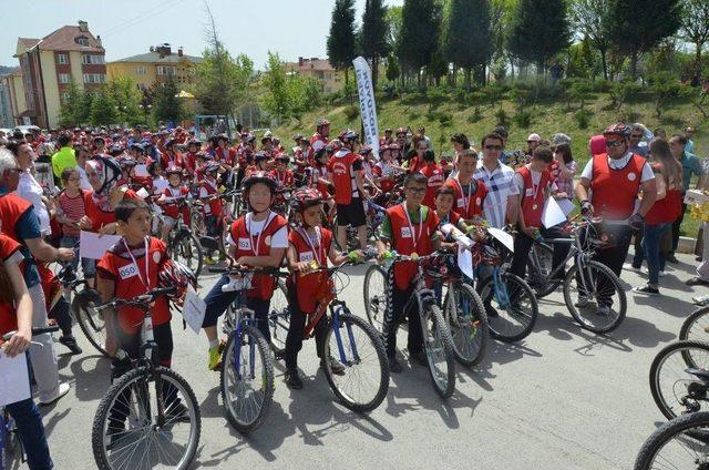 Bozüyük’te Gençler İçin Koray Avcı Konseri