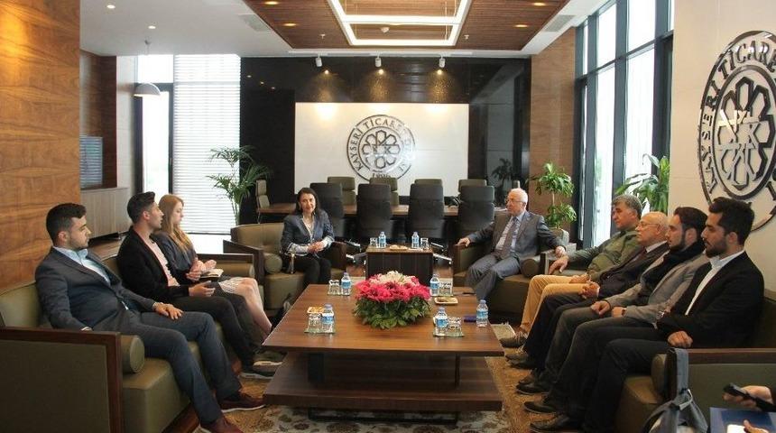 Başkan Hi&ccedil;yılmaz Başarılı Gen&ccedil;leri &Ouml;d&uuml;llendirdi