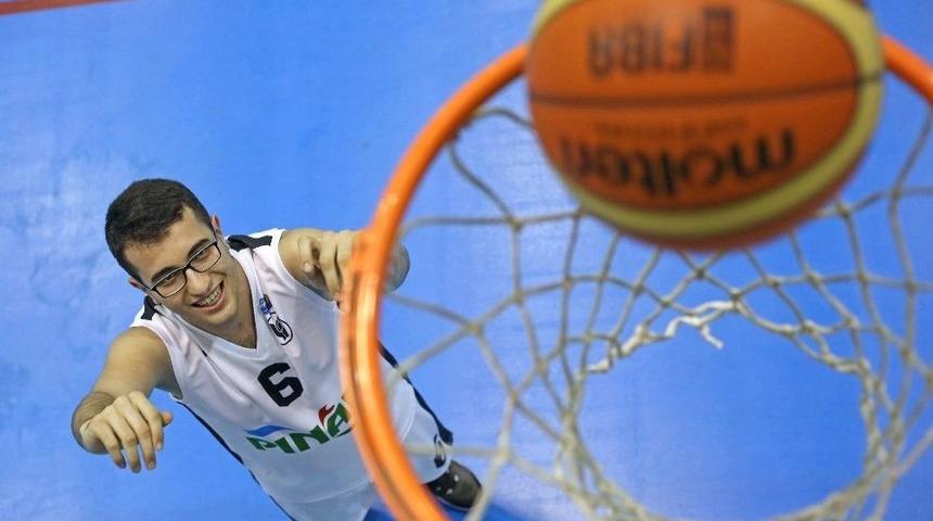 &Uuml;niversite Eğitimi Alan Otizmli Doruk, T&uuml;rkiye&rsquo;yi Temsil Edecek