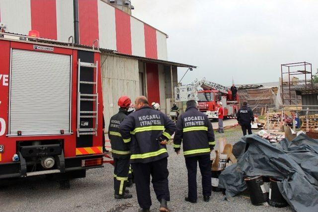 Ahşap Fabrikasında Çıkan Yangın Korkuttu