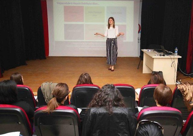 Kadınlara Girişimcilik Ve Liderlik Semineri