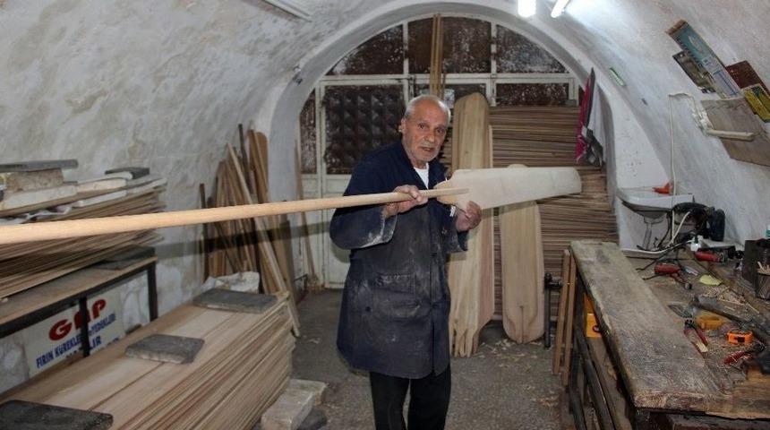 (&ouml;zel Haber) 77&rsquo;lik Usta Yaptığı K&uuml;rekleri D&uuml;nyaya İhra&ccedil; Ediyor