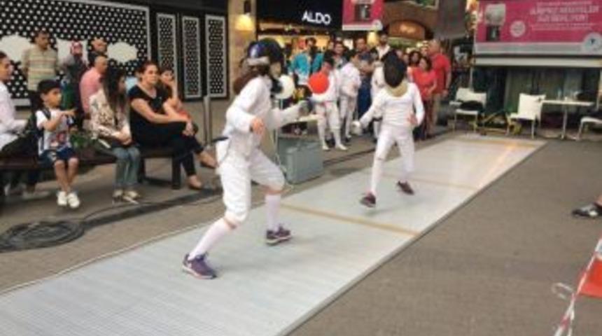 Mersin&rsquo;de Gen&ccedil;lik Haftası Spor Tanıtım G&uuml;nleri Başladı