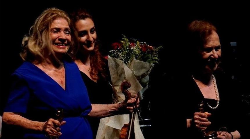 D&uuml;nyaca &Uuml;nl&uuml; Sanat&ccedil;ılar Ayla Erduran Ve Ayşeg&uuml;l Sarıca&rsquo;dan Mersin&rsquo;de Unutulmaz Konser